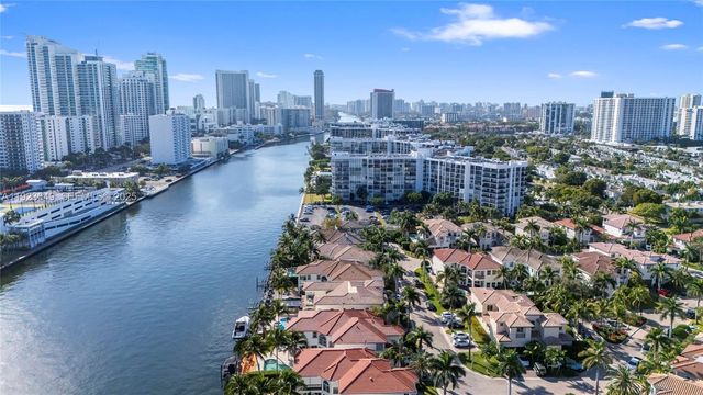 1555 Windjammer Way, Hollywood, FL 33019