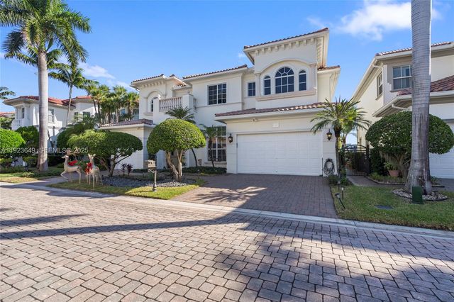 1555 Windjammer Way, Hollywood, FL 33019