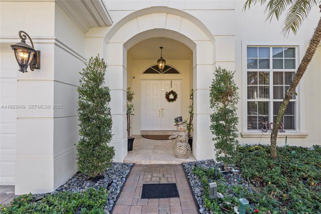 1555 Windjammer Way, Hollywood, FL 33019