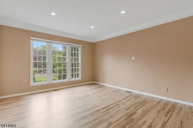 12 Warren Ave, Green Brook Twp., NJ 08812