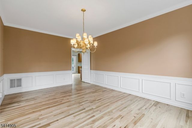 12 Warren Ave, Green Brook Twp., NJ 08812