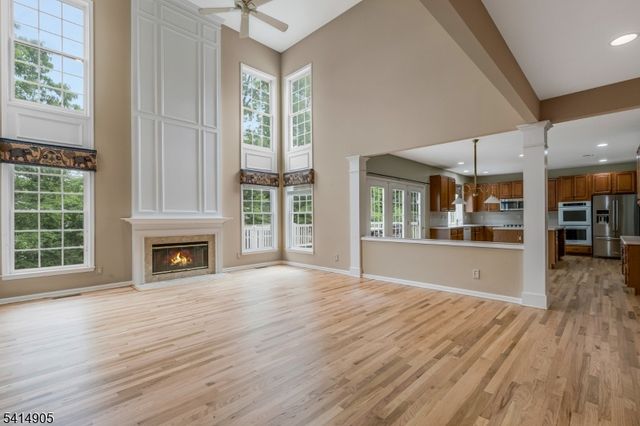 12 Warren Ave, Green Brook Twp., NJ 08812