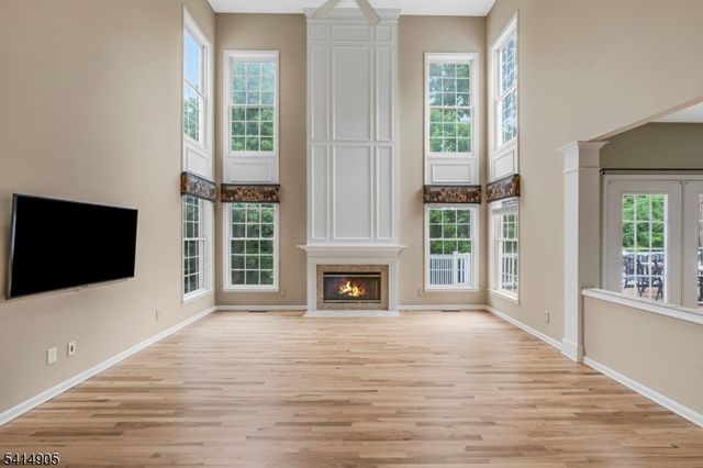 12 Warren Ave, Green Brook Twp., NJ 08812
