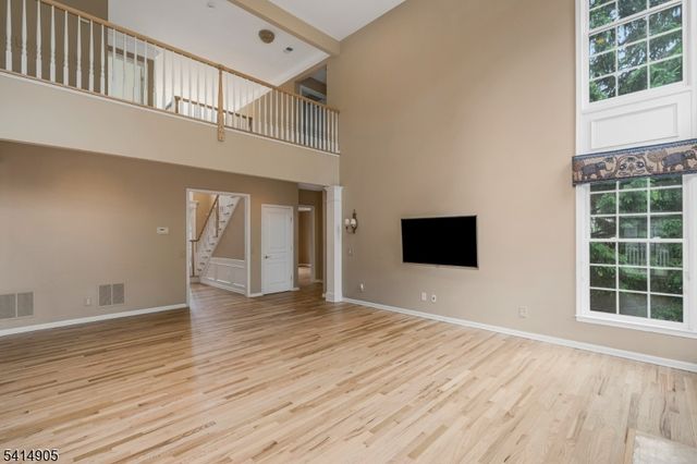 12 Warren Ave, Green Brook Twp., NJ 08812