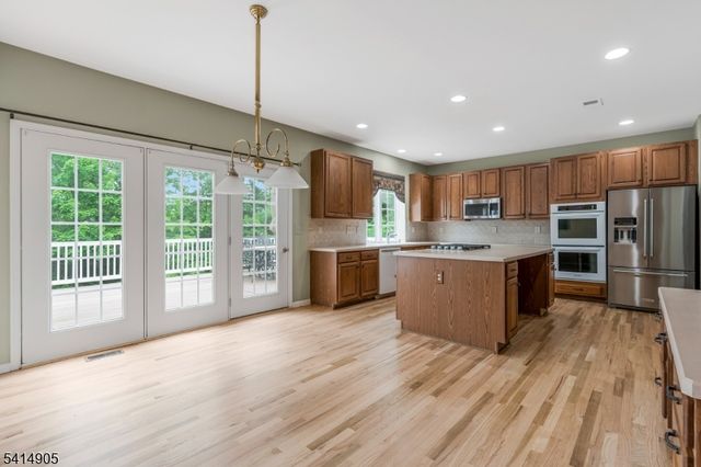 12 Warren Ave, Green Brook Twp., NJ 08812