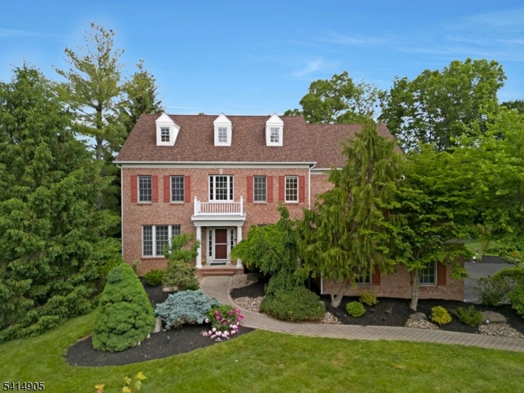 12 Warren Ave, Green Brook Twp., NJ 08812