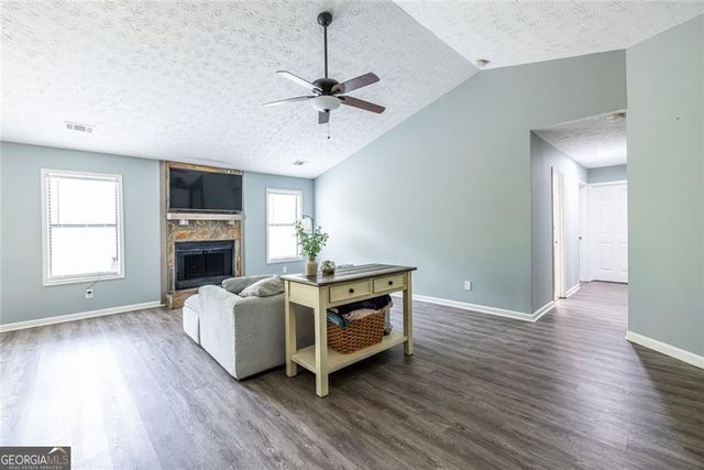 817 Riverstone Lane, Woodstock, GA 30188