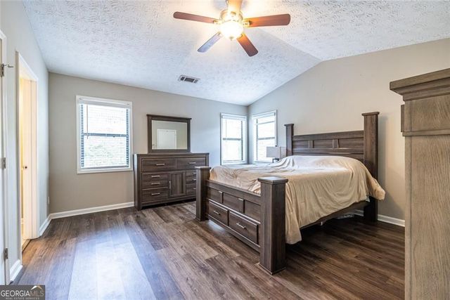 817 Riverstone Lane, Woodstock, GA 30188