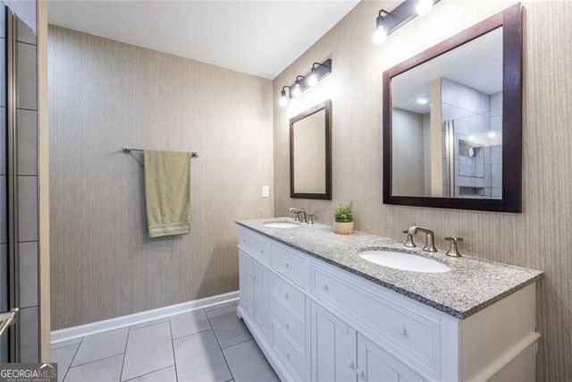 817 Riverstone Lane, Woodstock, GA 30188