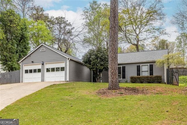 817 Riverstone Lane, Woodstock, GA 30188