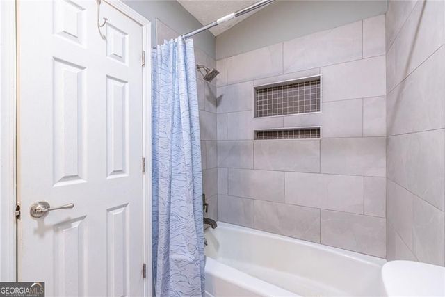 817 Riverstone Lane, Woodstock, GA 30188