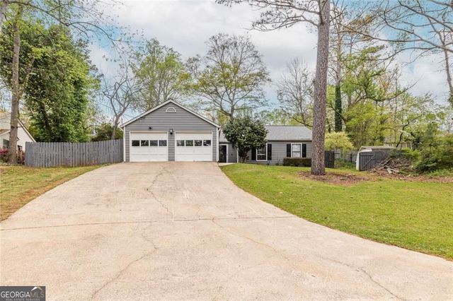 817 Riverstone Lane, Woodstock, GA 30188