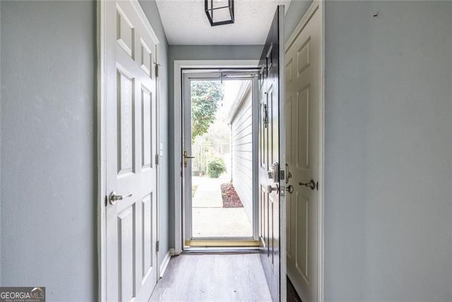 817 Riverstone Lane, Woodstock, GA 30188