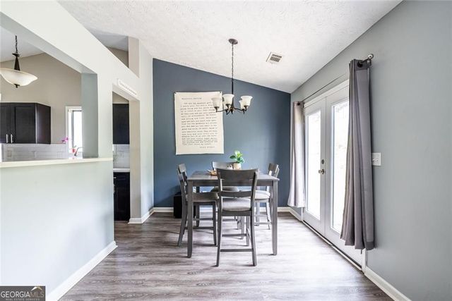 817 Riverstone Lane, Woodstock, GA 30188