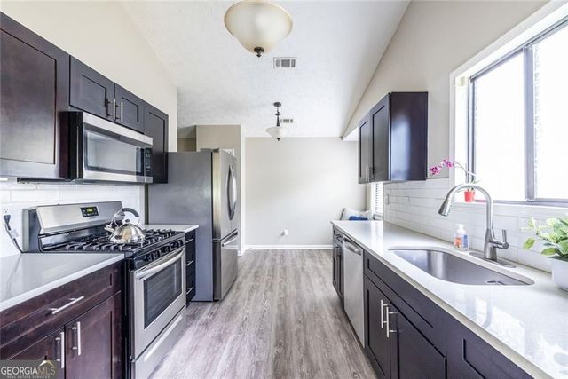 817 Riverstone Lane, Woodstock, GA 30188