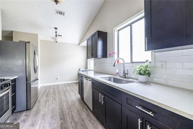 817 Riverstone Lane, Woodstock, GA 30188