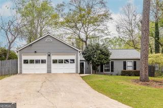 817 Riverstone Lane, Woodstock, GA 30188