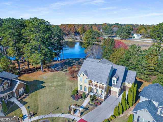 679 Crystal Cove Court, Loganville, GA 30052