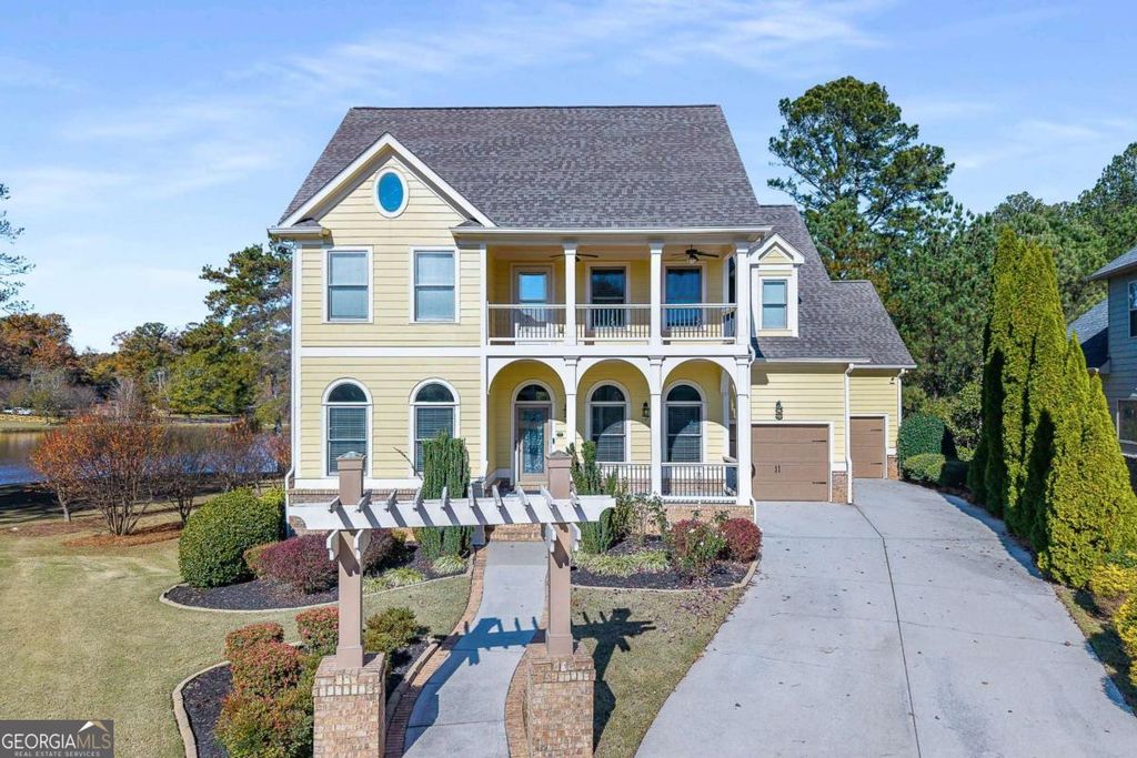 679 Crystal Cove Court, Loganville, GA 30052