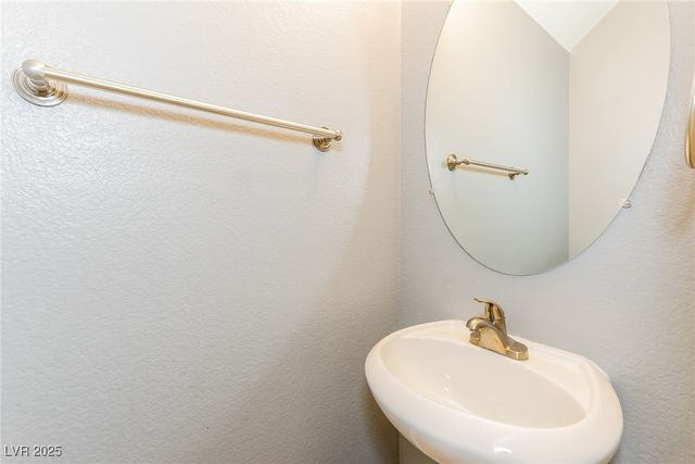 985 Crescent Falls Street, Henderson, NV 89011