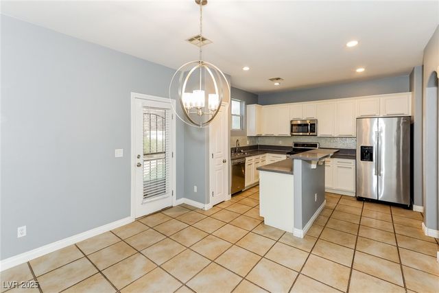 985 Crescent Falls Street, Henderson, NV 89011