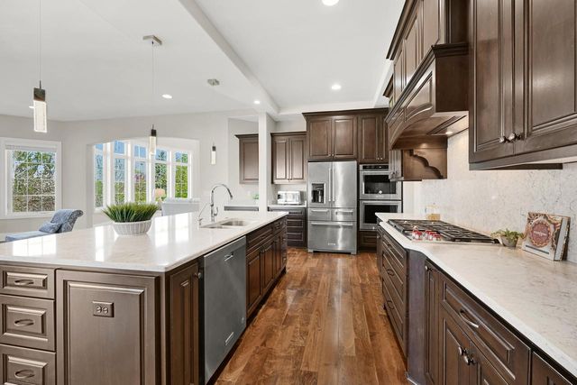 19955 Bradon TRAIL, Brookfield, WI 53045