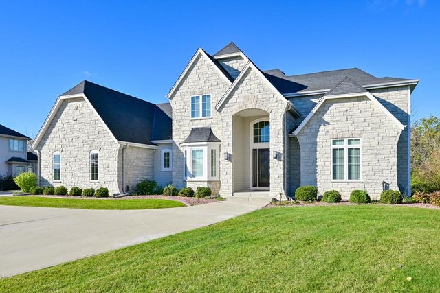 19955 Bradon TRAIL, Brookfield, WI 53045