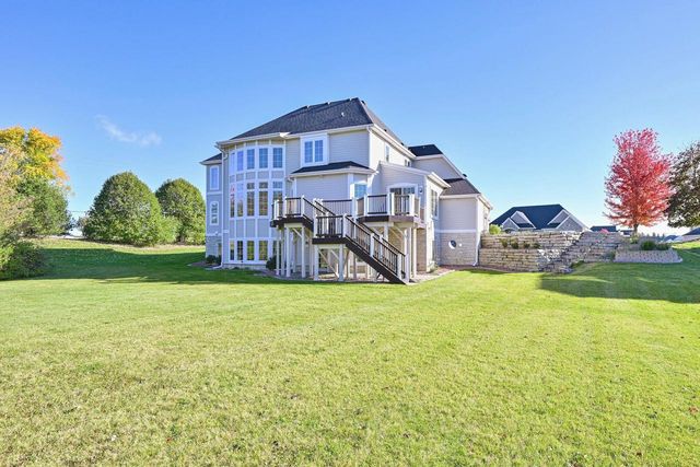 19955 Bradon TRAIL, Brookfield, WI 53045