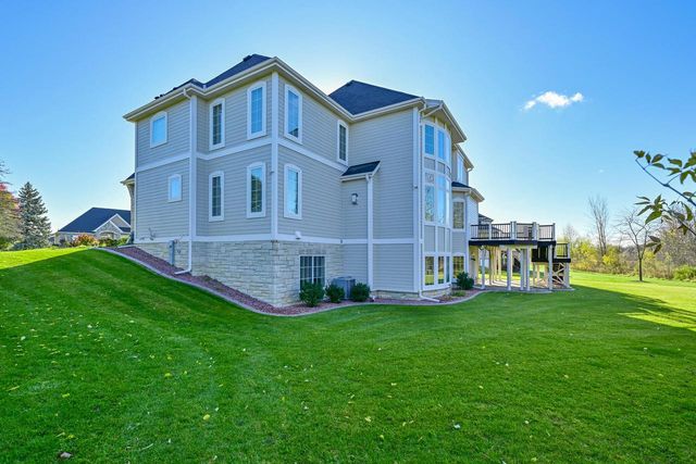 19955 Bradon TRAIL, Brookfield, WI 53045