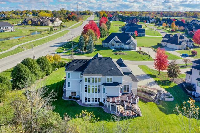 19955 Bradon TRAIL, Brookfield, WI 53045