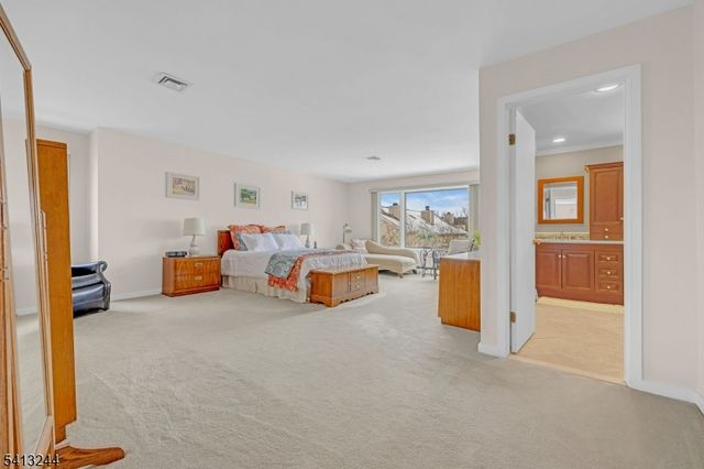 114 Hagerman Ct, Bridgewater Twp., NJ 08807