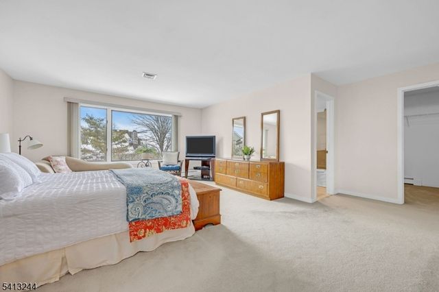 114 Hagerman Ct, Bridgewater Twp., NJ 08807