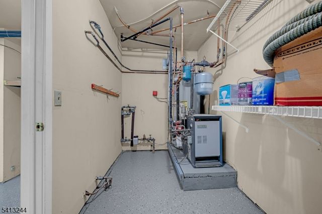 114 Hagerman Ct, Bridgewater Twp., NJ 08807