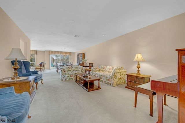 114 Hagerman Ct, Bridgewater Twp., NJ 08807