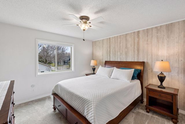 960 Saddlebrook Curve, Chanhassen, MN 55317