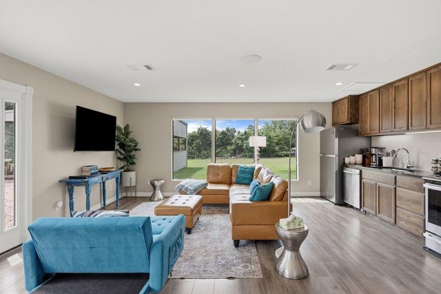 12135 Fitzhugh RD, Austin, TX 78736