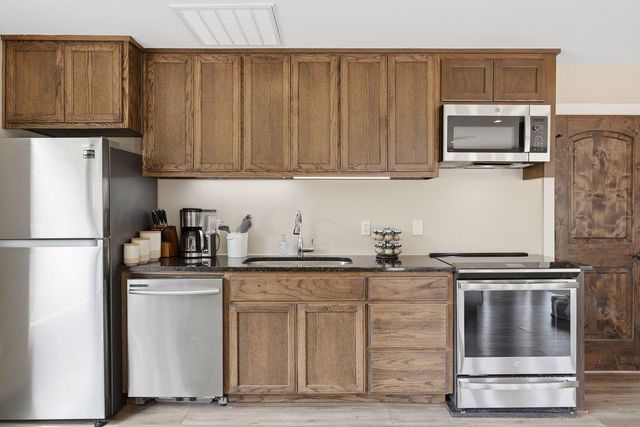 12135 Fitzhugh RD, Austin, TX 78736
