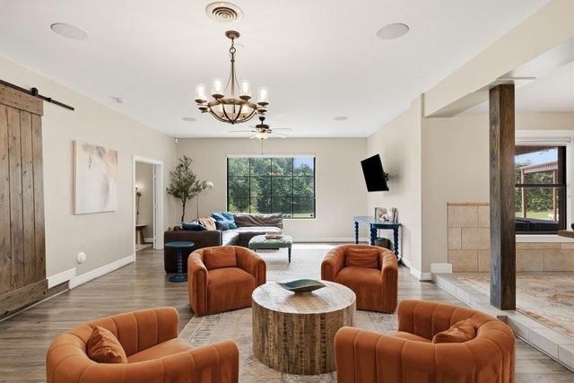12135 Fitzhugh RD, Austin, TX 78736