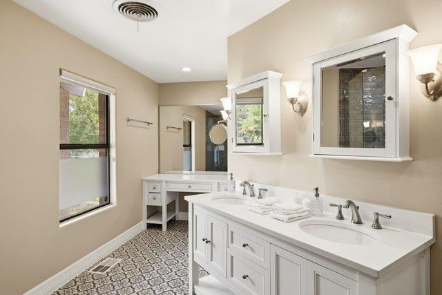 12135 Fitzhugh RD, Austin, TX 78736