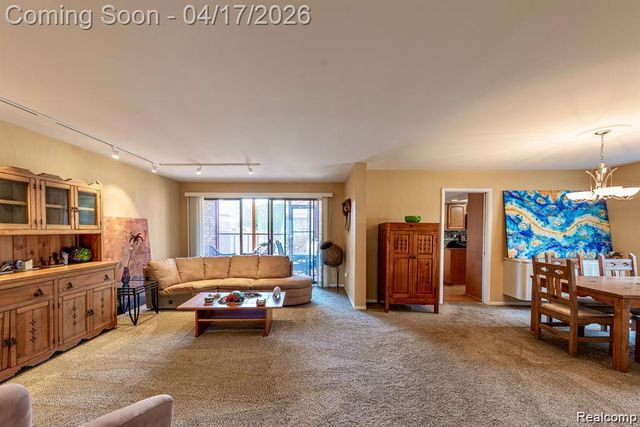 4426 Knightsbridge Lane, West Bloomfield, MI 48323