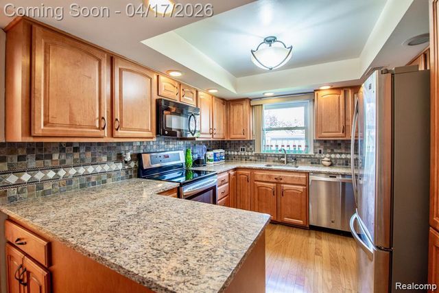 4426 Knightsbridge Lane, West Bloomfield, MI 48323