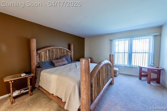 4426 Knightsbridge Lane, West Bloomfield, MI 48323