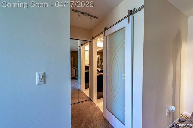 4426 Knightsbridge Lane, West Bloomfield, MI 48323
