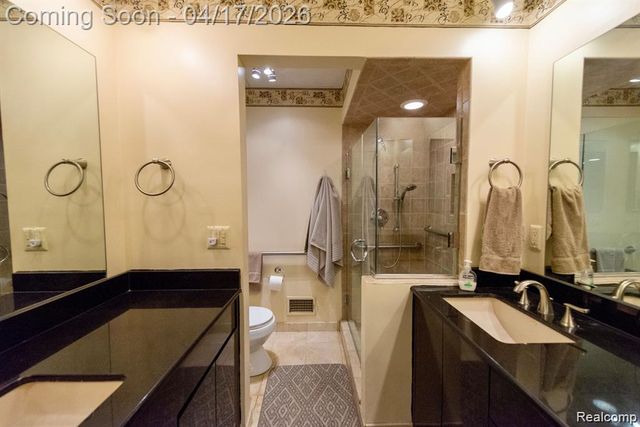 4426 Knightsbridge Lane, West Bloomfield, MI 48323