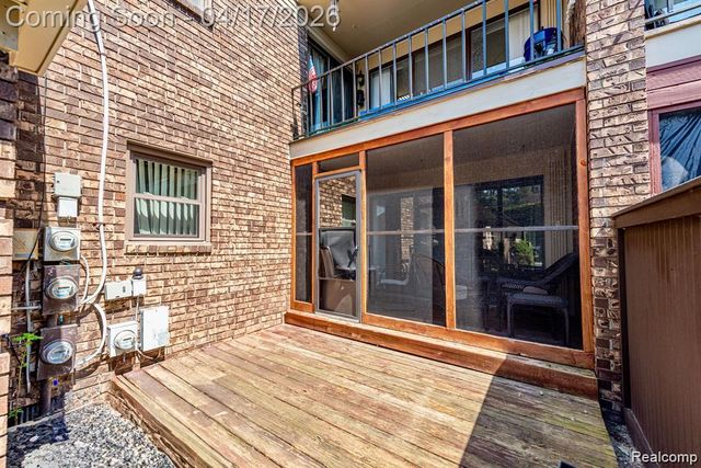 4426 Knightsbridge Lane, West Bloomfield, MI 48323