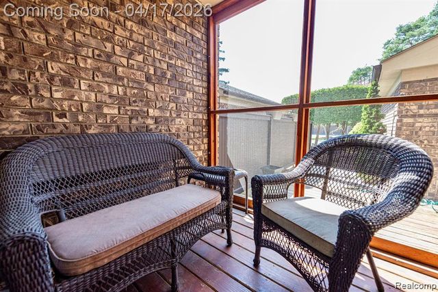 4426 Knightsbridge Lane, West Bloomfield, MI 48323