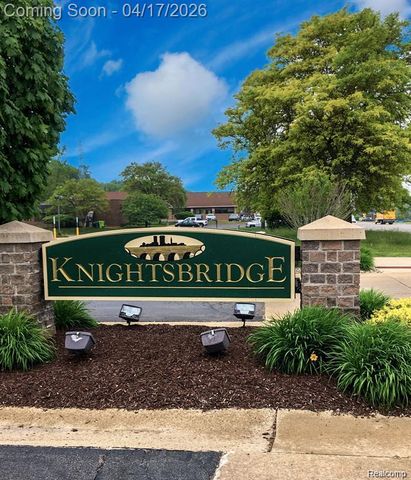 4426 Knightsbridge Lane, West Bloomfield, MI 48323