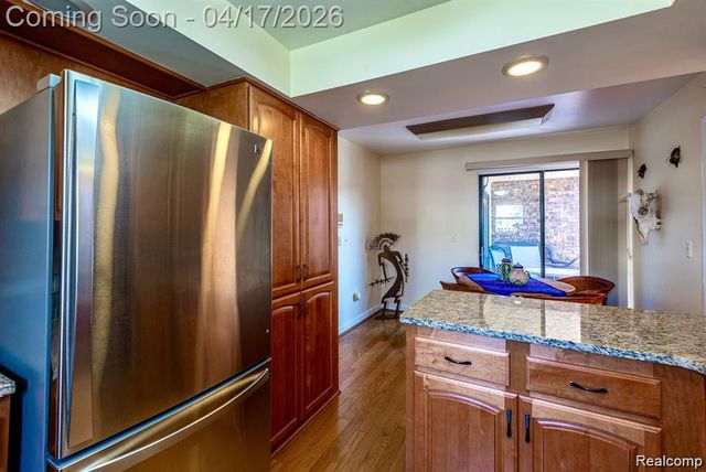 4426 Knightsbridge Lane, West Bloomfield, MI 48323