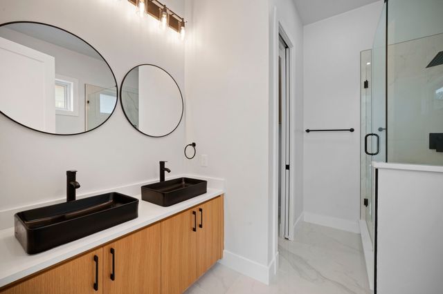 732 Cedar Hill Avenue, Dallas, TX 75208