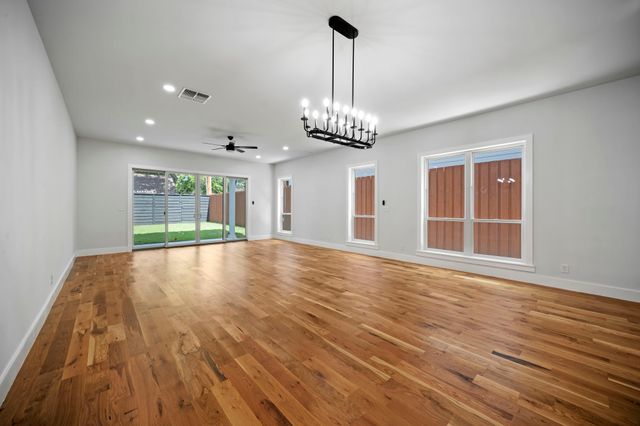732 Cedar Hill Avenue, Dallas, TX 75208